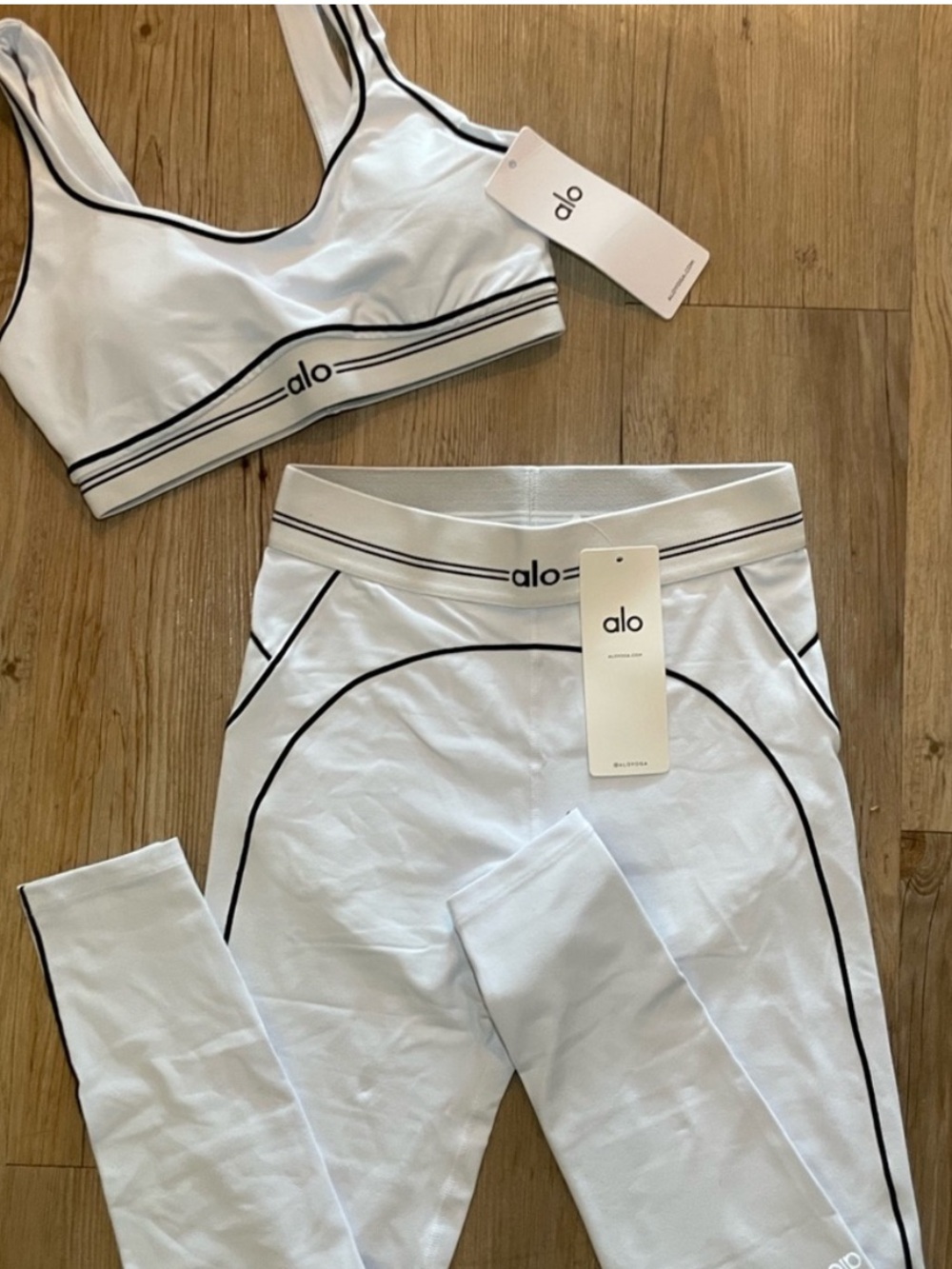ALO Yoga White Leggings & Sports Bra Set with Black Piping